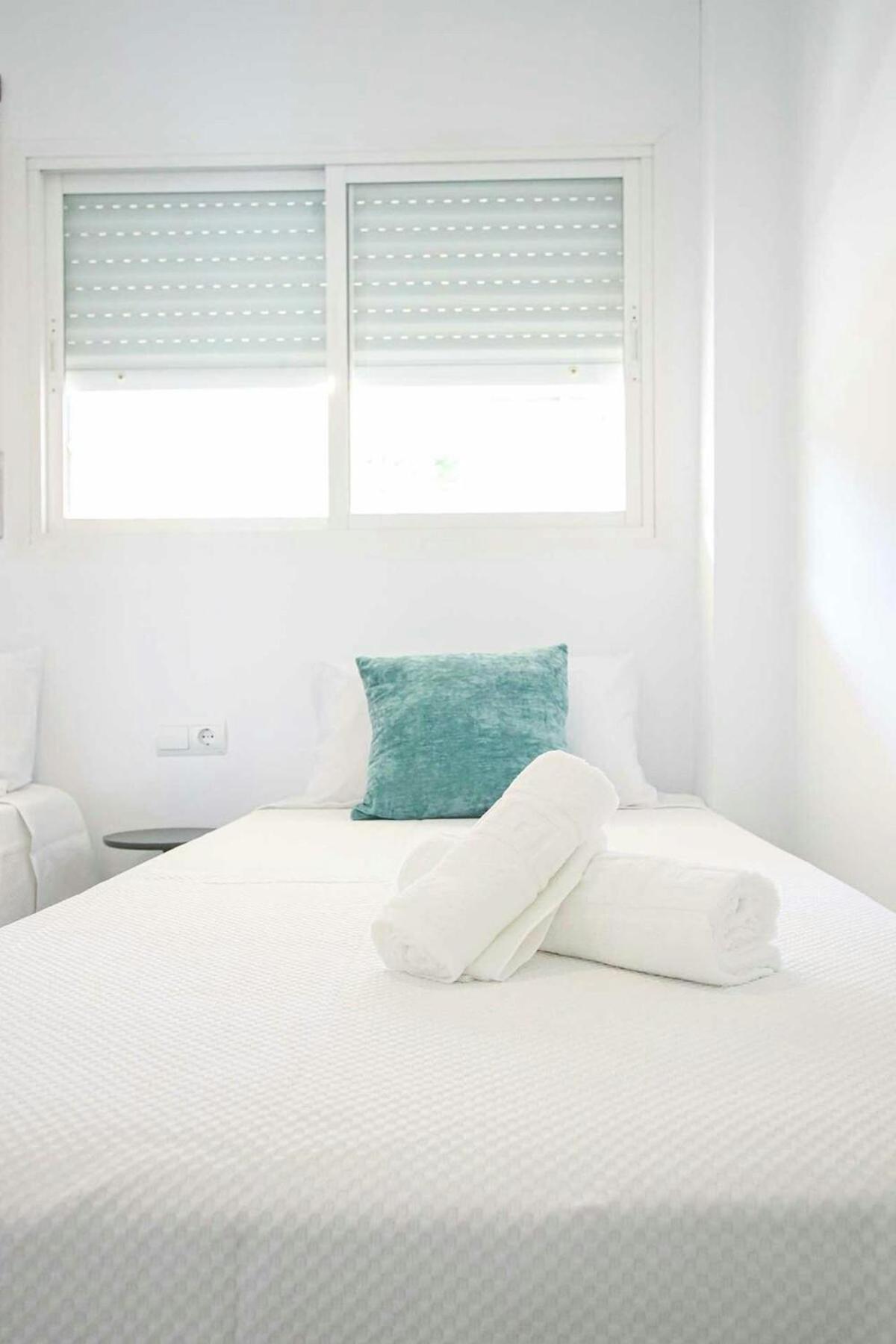 Impresionantes Vistas Al Mar En Torremolinos Apartment Luaran gambar